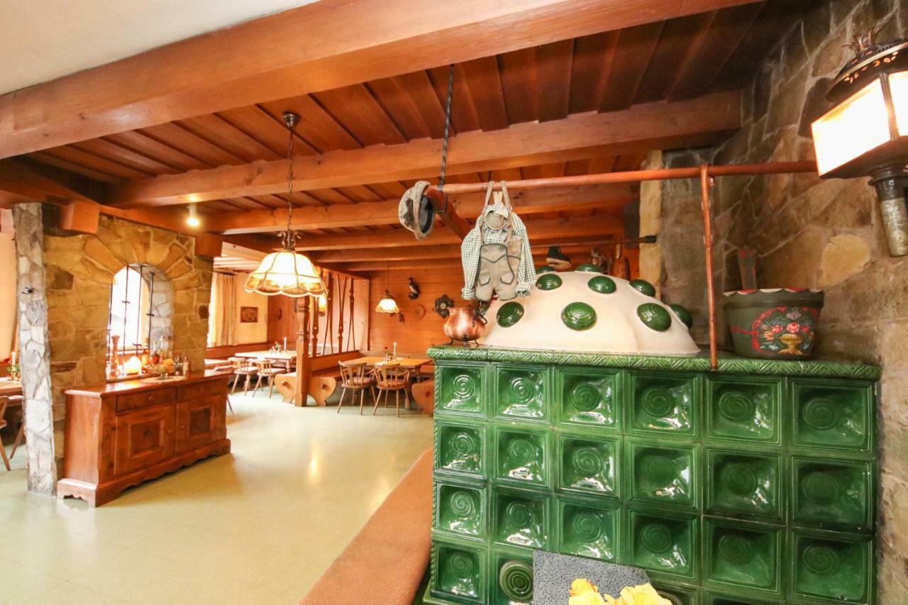 皮尔河畔的圣乌尔里希 Gasthof St. Adolari酒店 外观 照片